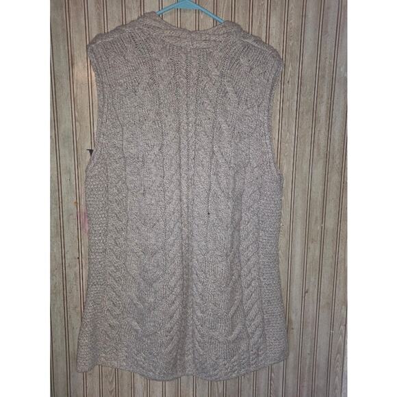 Aran Woollen Mills Super Soft Merino Irish Wool Cream Sleeveless Cardigan XL - Picture 2 of 6